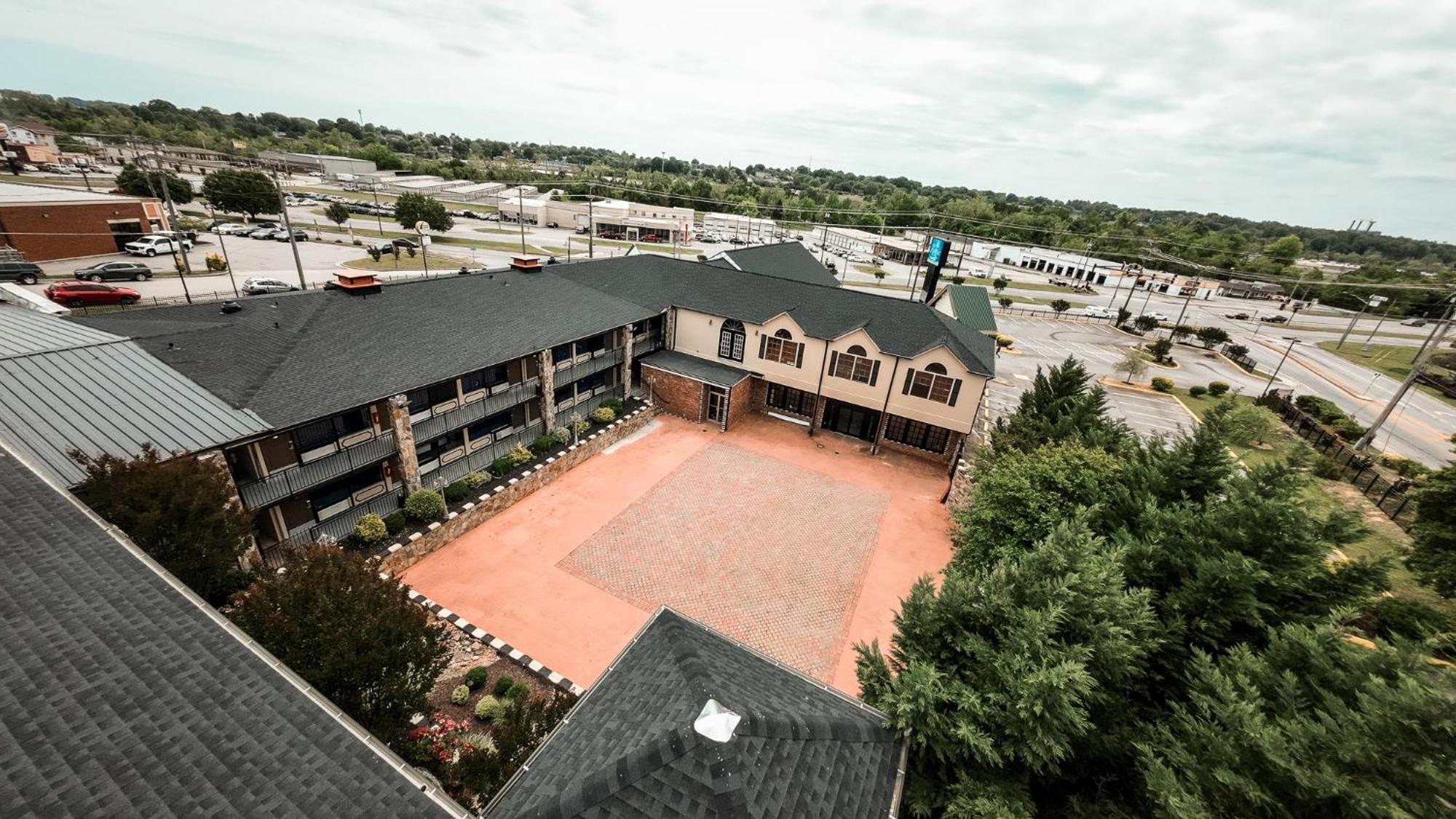 Riverside Inn & Suites By Oyo Danville Ceaser Casino Exterior photo